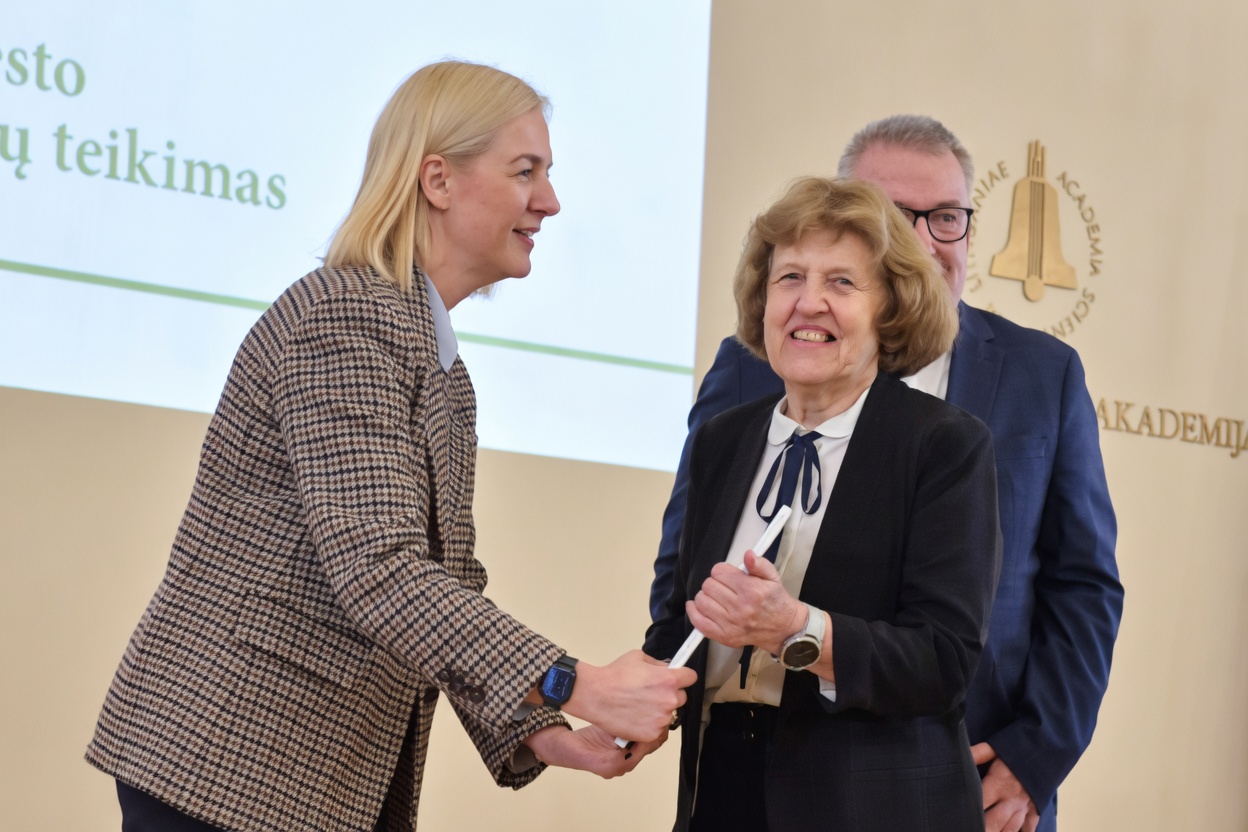 Simona Bieliūnė ir prof. dr. Valentiną Dagienę