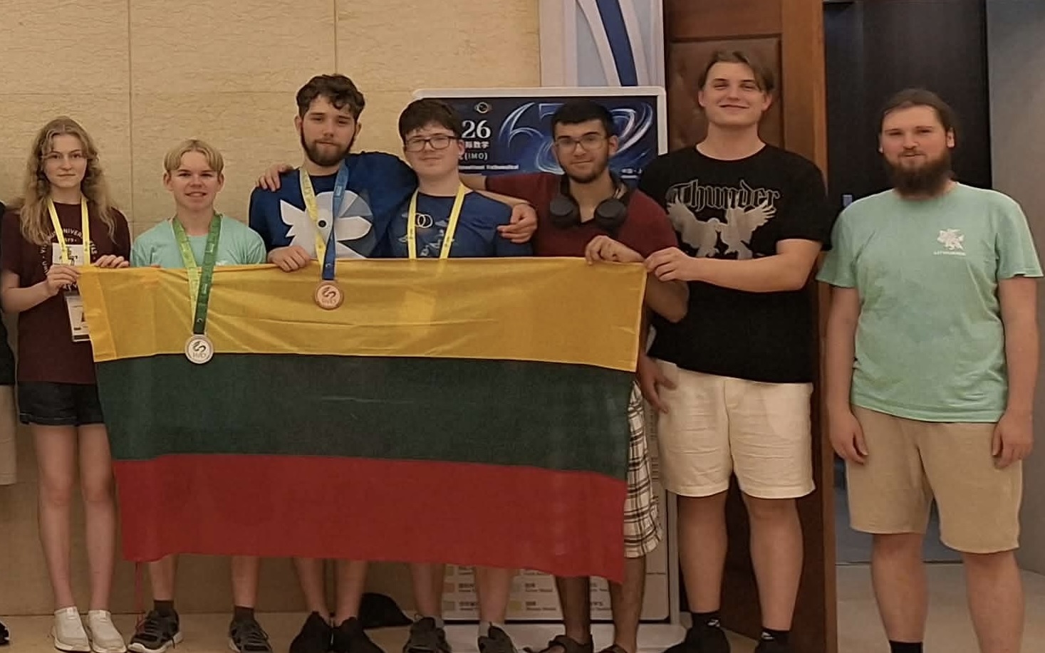 Stipriausi pasaulio jaunieji matematikai šiemet susirinko Šanchajuje. IMO nuotr.
