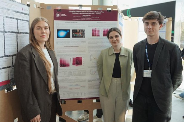 VU MIF studentai Erika Krikščiūnaitė, Urtė Gedvilaitė ir Kristupas Pribušauskas konferencijoje Open Readings 2026