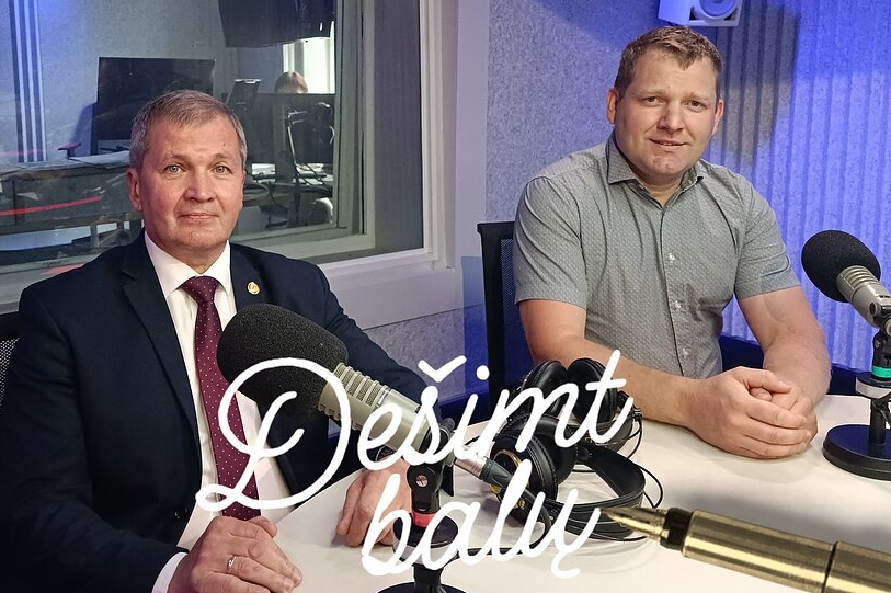 Kodėl svyruoja matematikos egzaminų rezultatai. ŠMSM viceministras Jonas Petkevičius ir VU MIF docentas dr. Dainius Dzindzalieta.